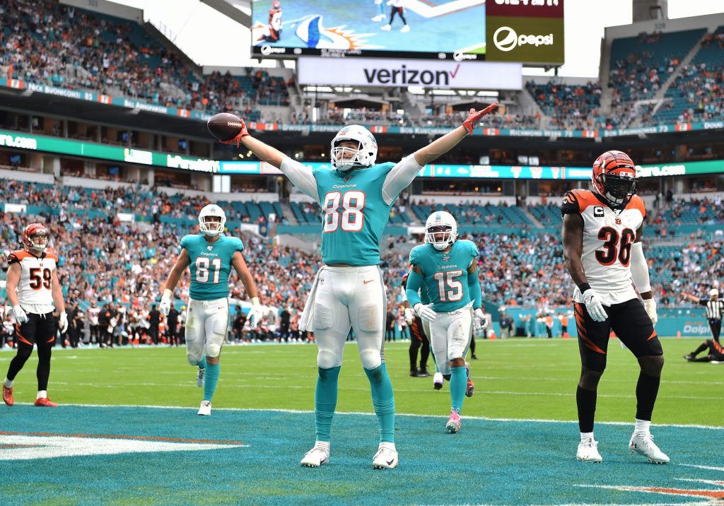  Tyreek Hill Trade Dolphins, Chiefs Mike Gesicki
