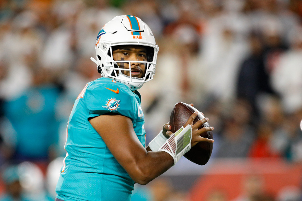 Week 11 Sunday Preview Premium Statistics Every Game Player Fantasy Football FF Lineup Roster Advice Who to Start What to know SNF NFL