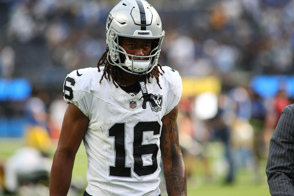 Week 15 Wide Receiver Start/Sit WR Roster Advice NFL Season 2025 Lineup Who to Play Must Know Names Fantasy Football FF