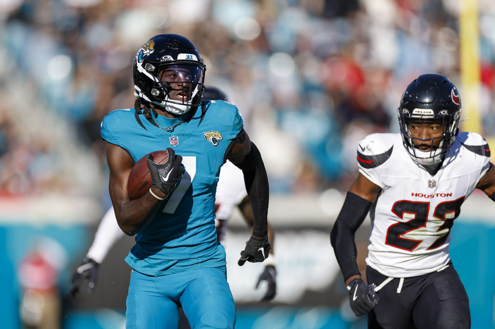 Week 14 Wide Receiver Start/Sit WR Roster Advice NFL Season 2025 Lineup Who to Play Must Know Names Fantasy Football FF
