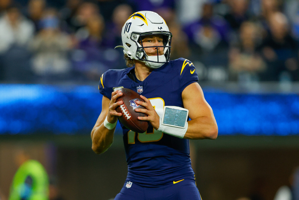 SuperFlex Startup Mock Draft Dynasty Fantasy Football FF Roster Construction How To Build A Championship Team NFL Tight End Premium SF Example Board 2025